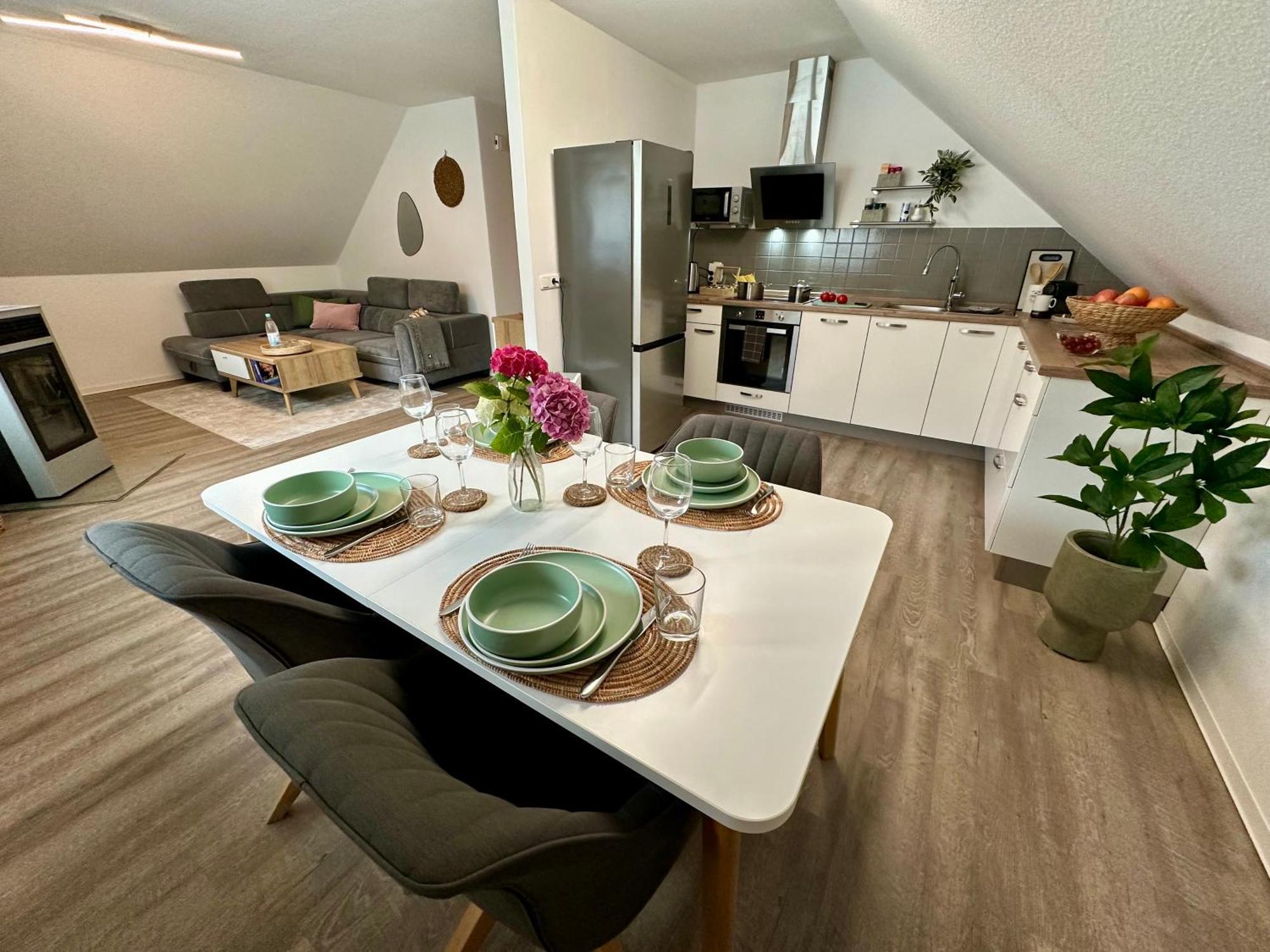 Apartment Familie Oder Beruflich - 2 Schlafzimmer - 3 Betten - Geraeumig - Kueche - Gemuetlich