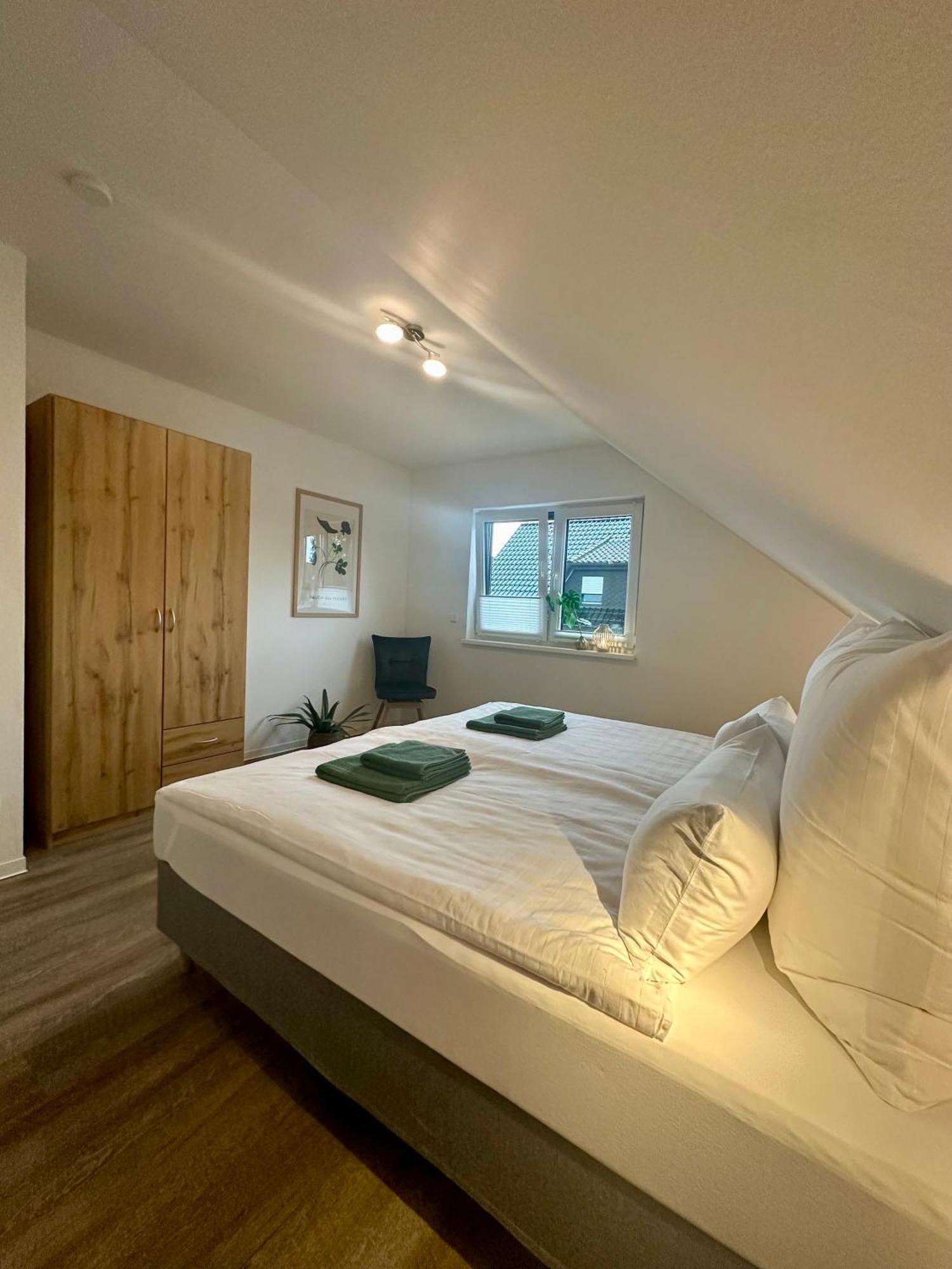 Familie Oder Beruflich - 2 Schlafzimmer - 3 Betten - Geraeumig - Kueche - Gemuetlich Apartment Bad Lippspringe